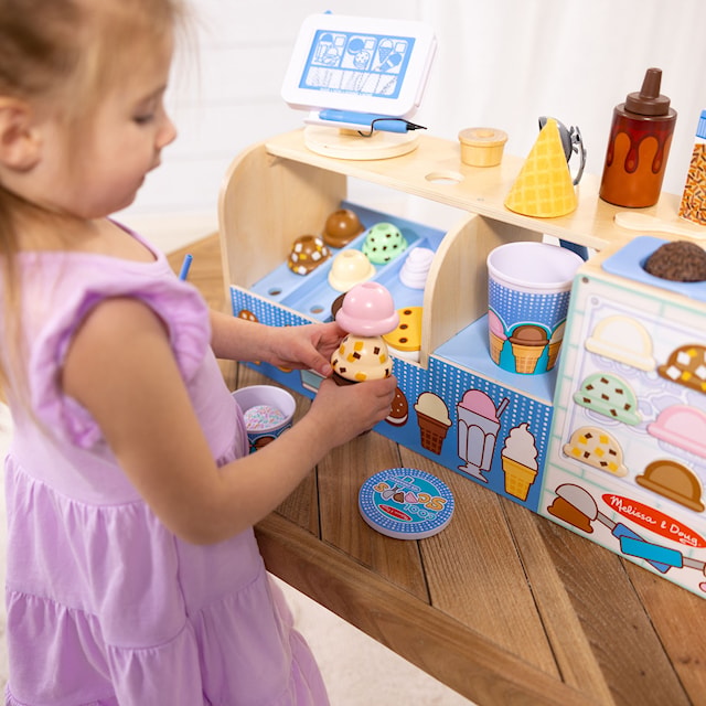 Tuotekuva 5 - Puinen jäätelökioski Melissa & Doug
