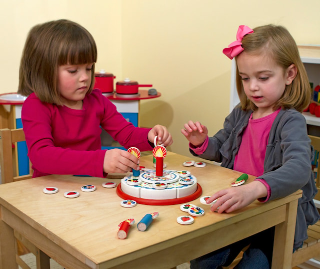 Tuotekuva 3 - Wooden Birthday Cake Melissa & Doug