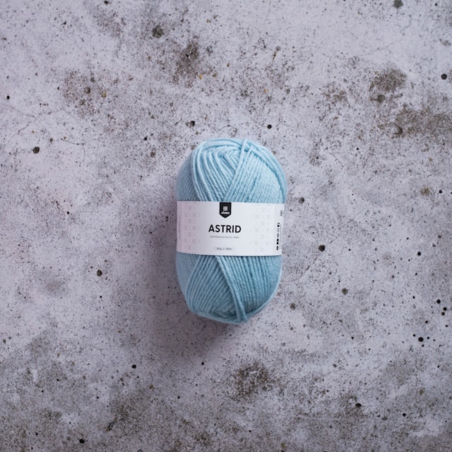 Astrid Villalanka 50 g Watery blue Järbo