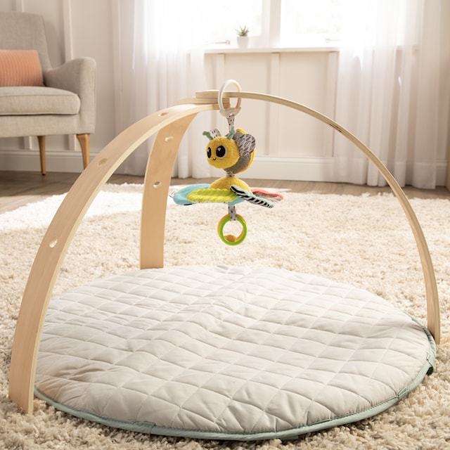 Tuotekuva 2 - Lamaze Buzzy the Bee Clip & Go