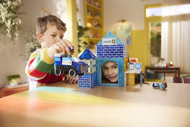 Tuotekuva 3 - Magna-Tiles Polisstation Magnetlek 35 Bitar